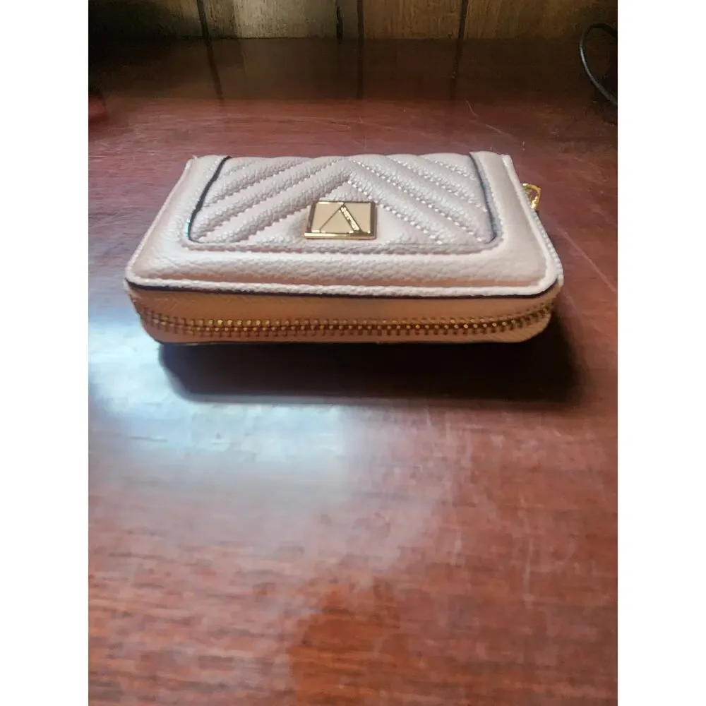 Victoria Secret Blush Chevron Quilted Zip Wallet - Picture 5 of 6
